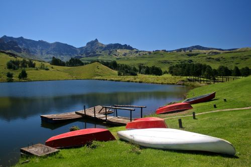 drakensberg mountains south africa lake