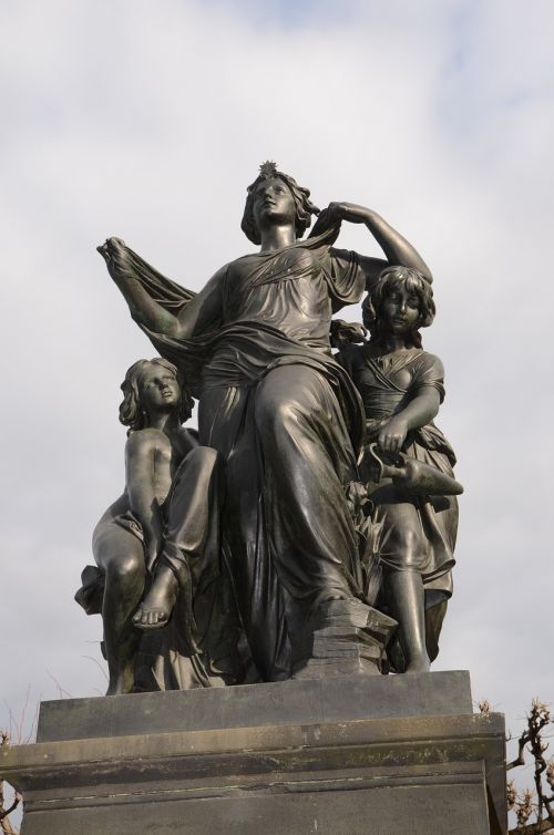 dresden monument old town