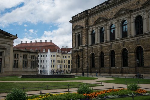 dresden  fountain  historically