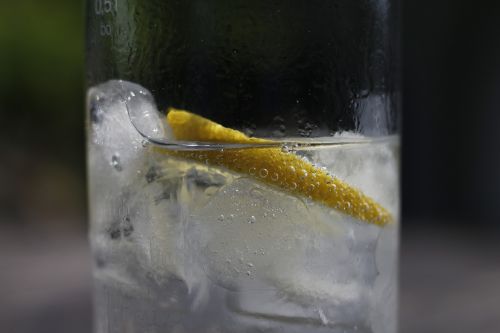 drink lemon glass