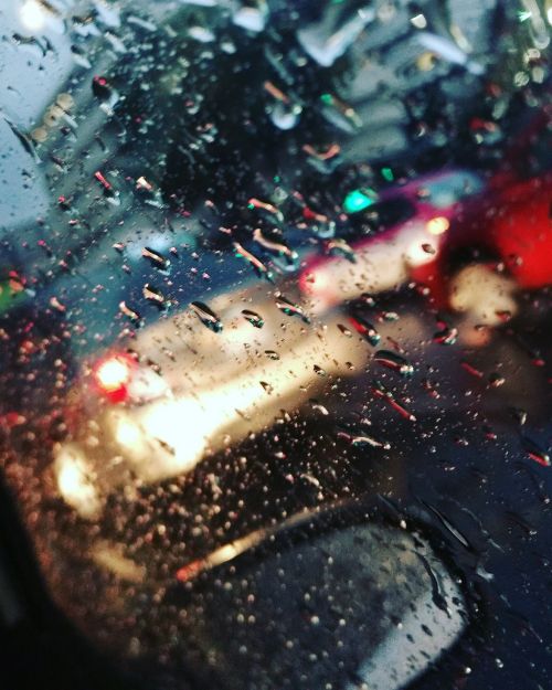 drops rain auto