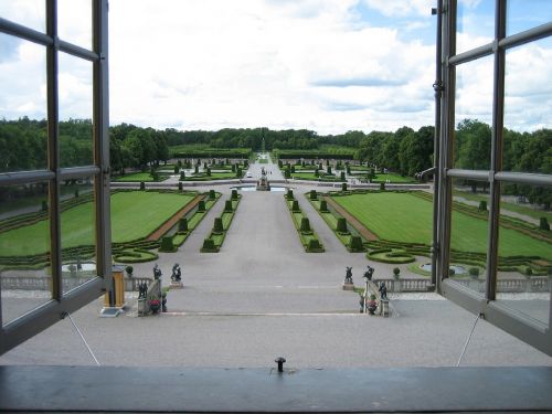 drottningholm gardens palace residence