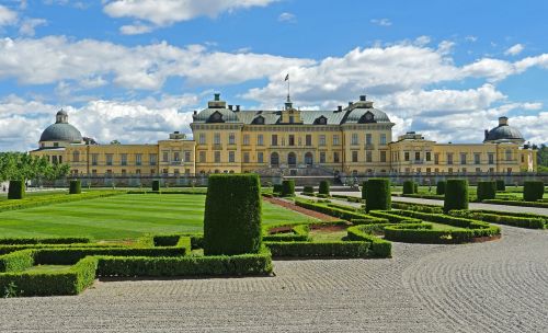 drottningholm palace garden side schlossgarten