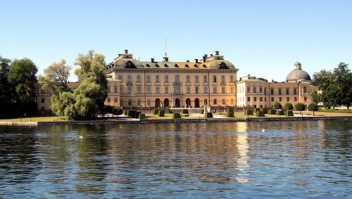 drottningholm palace residence royal family