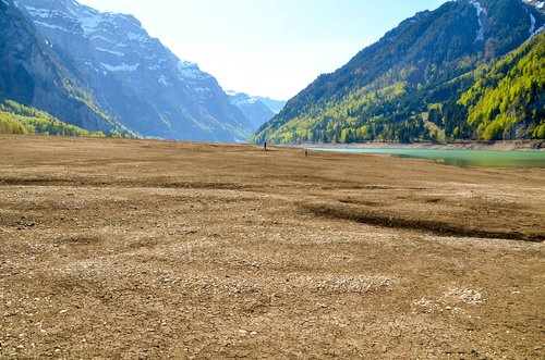 drought  lake klöntal  bergsee