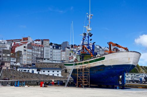 dry dock maintenance ship