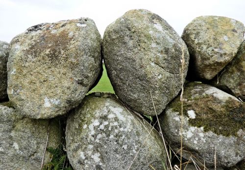 dry stone rocks natural