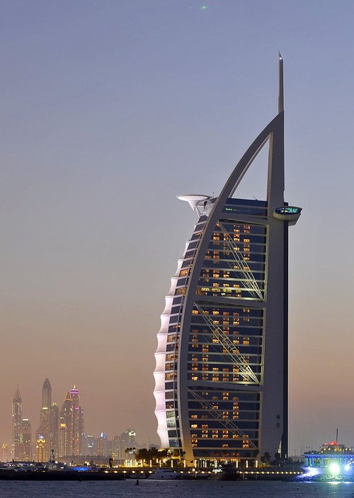 dubai  hotel  emirates