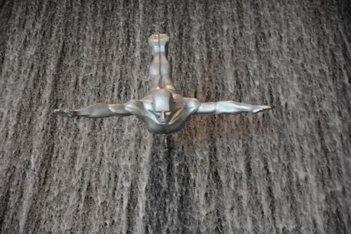 dubai mall waterfall mall