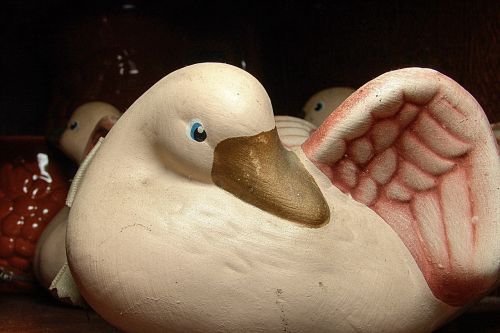 duck statue swan