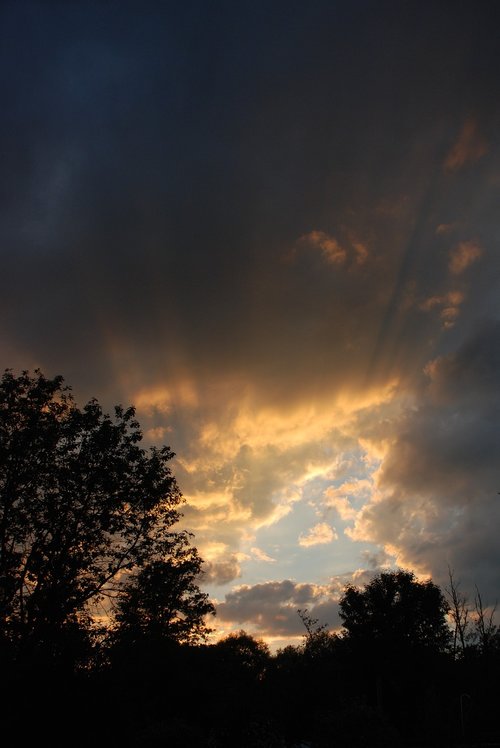 dusk  sunbeam  sky