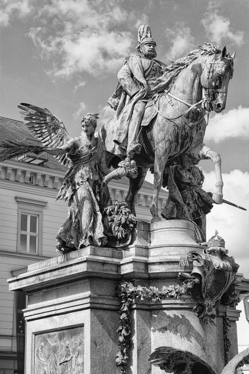 düsseldorf monument sw