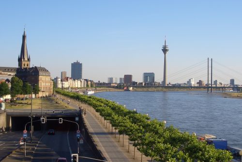 düsseldorf rhine river old town