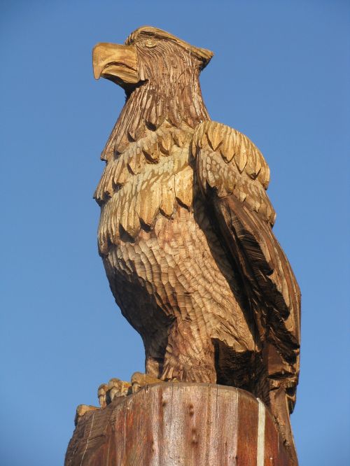eagle sculpture castle
