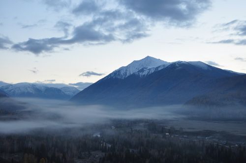 early in the morning hemu distant hills