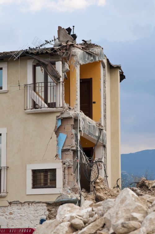 earthquake rubble collapse
