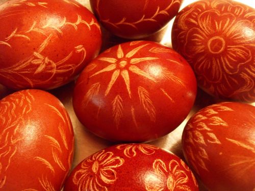 easter eggs red