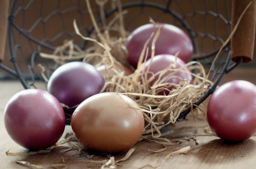 easter eggs basket color