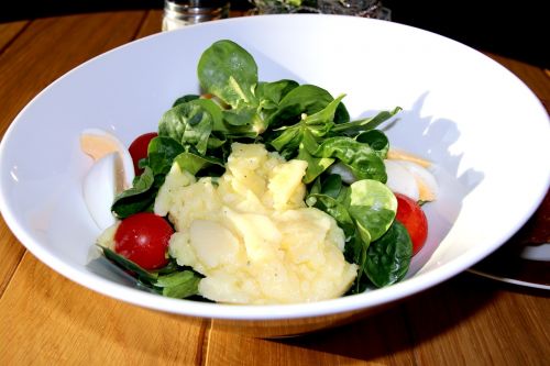 eat salad potato salad