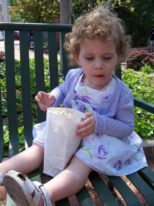 girl child eating