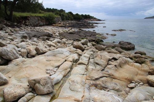 rock shore granite ebb