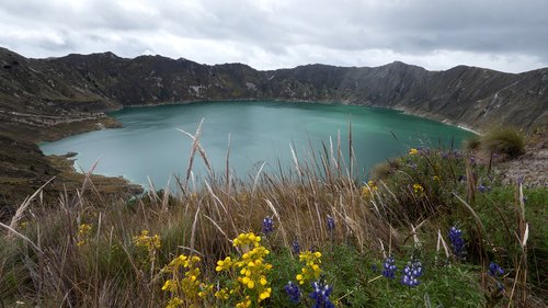 ecuador  quilotoa  crater lake