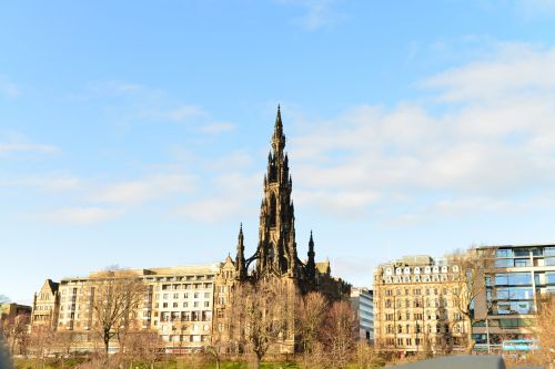 edinburgh top clear sky