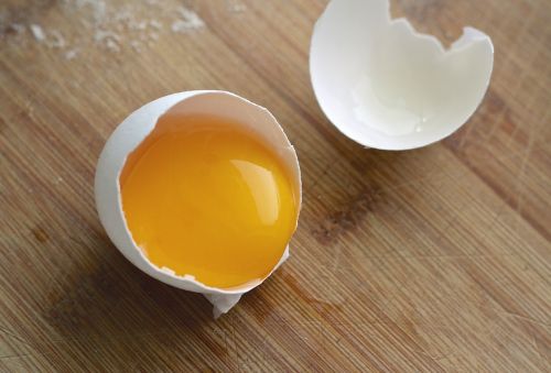 egg cracked ingredient