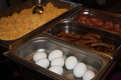 egg bacon scrambled eggs