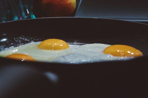 eggs pan frying
