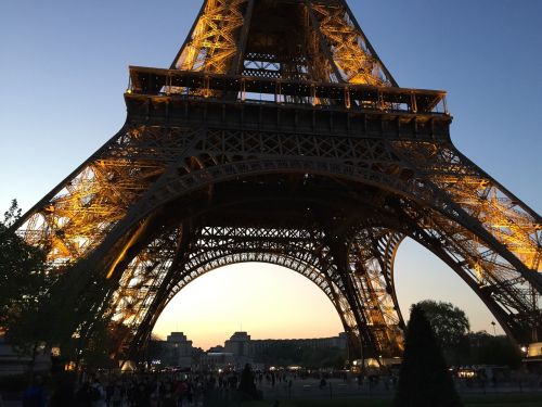 eiffel tower paris evening