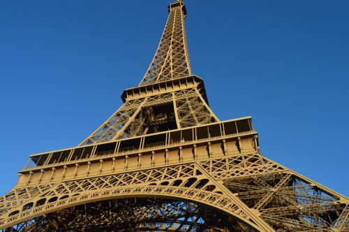 eiffel tower paris blue sky