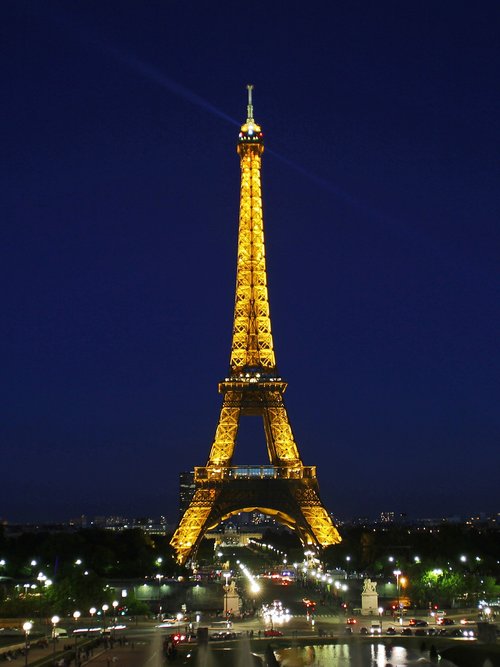 eiffel tower  paris  france