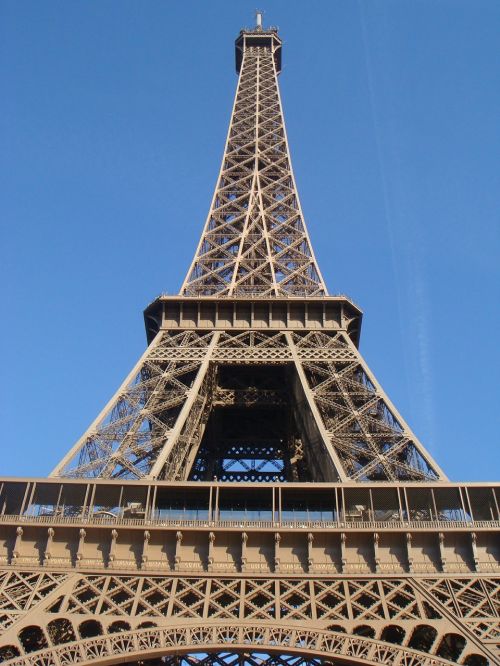 eiffel tower paris france