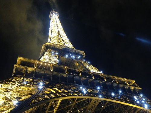 eiffel tower paris lights