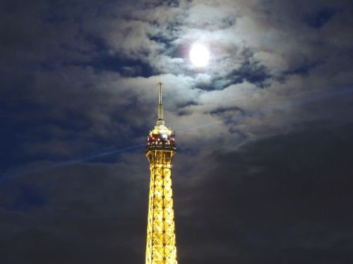 eiffel tower paris full moon