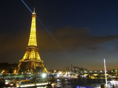 eiffel tower night illuminated