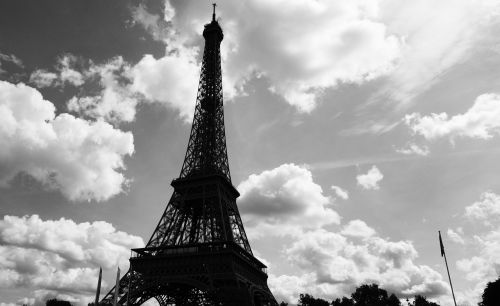 eiffel tower france black and white