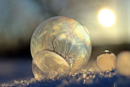 eiskristalle soap bubble frost globe