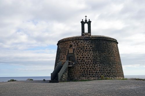 el castillo o torre del aguila lanzarote south coast