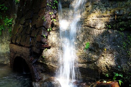 el salvador waterfalls water springs