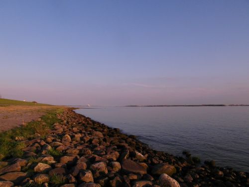 elbe beach elbe bank