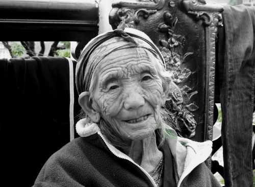 elderly woman wrinkles