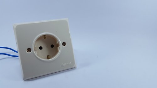 electric  plug  electronic