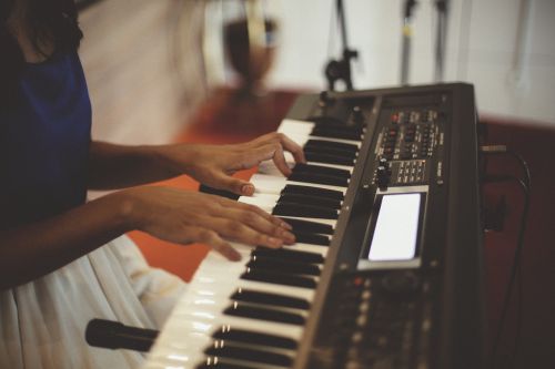 electric keyboard music instrument