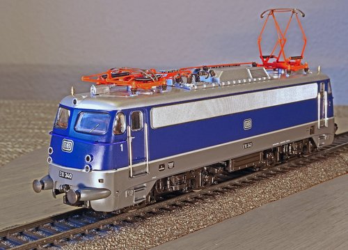 electric locomotive  model  scale h0