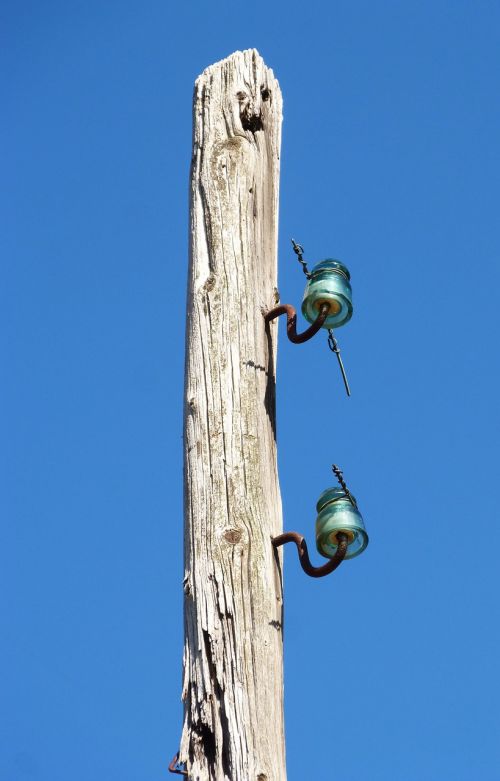 electric pole abandoned insulators