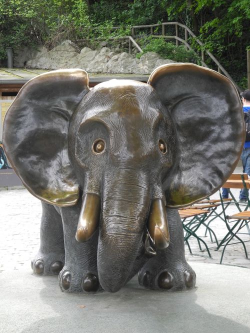 elephant bronze gottfried kumpf