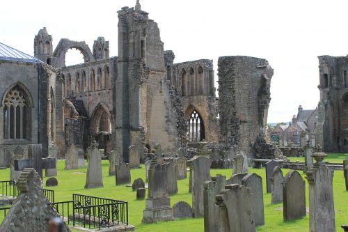 elgin cathedral ruins
