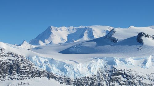 ellsworth mountain range antarctica snow